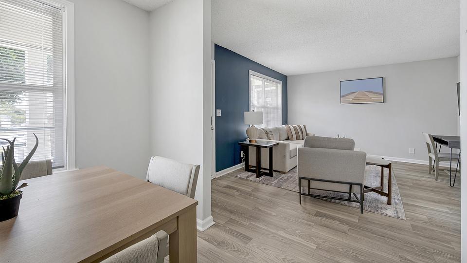 These photos are from another Landing in this building.