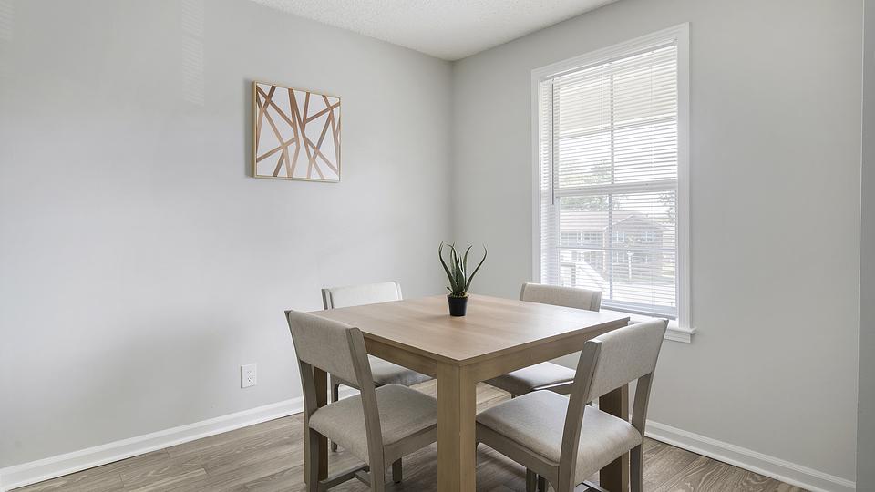 These photos are from another Landing in this building.