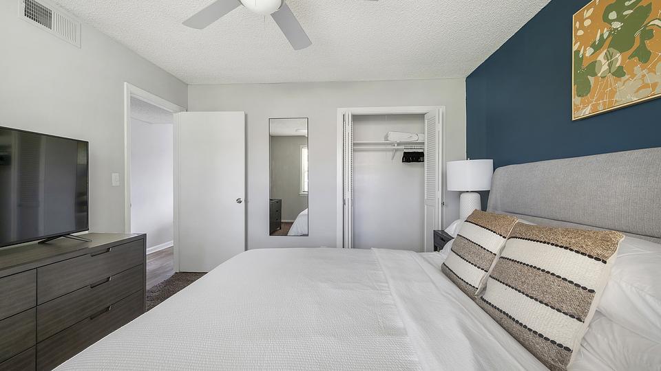 These photos are from another Landing in this building.