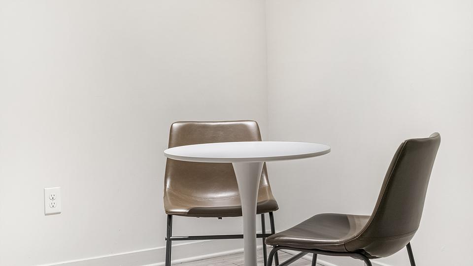 These photos are from another Landing in this building.