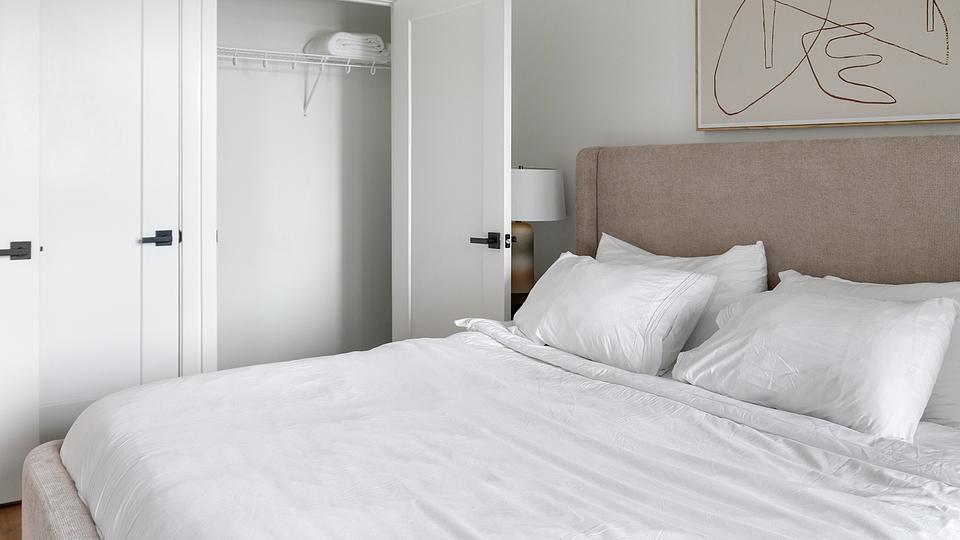 These photos are from another Landing in this building.