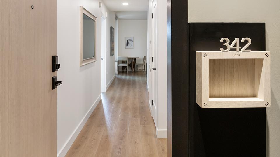 These photos are from another Landing in this building.