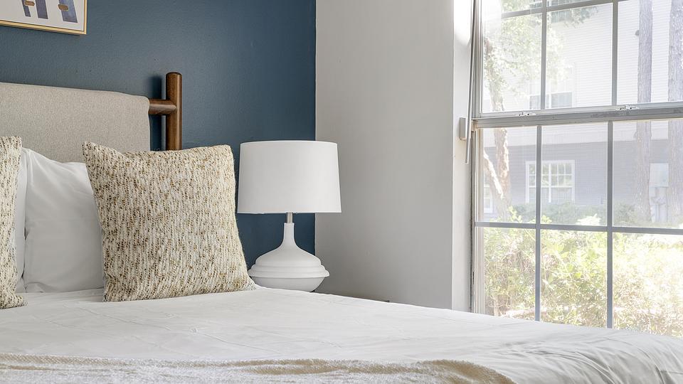 These photos are from another Landing in this building.