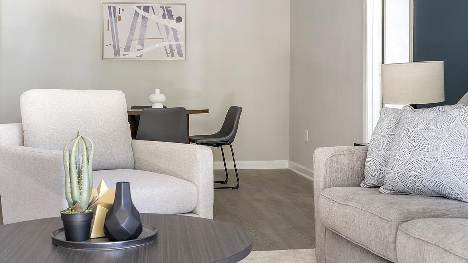 These photos are from another Landing in this building.