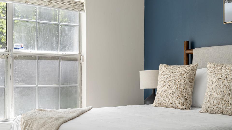 These photos are from another Landing in this building.