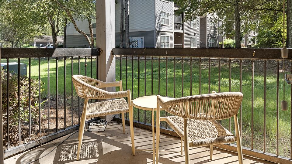 These photos are from another Landing in this building.