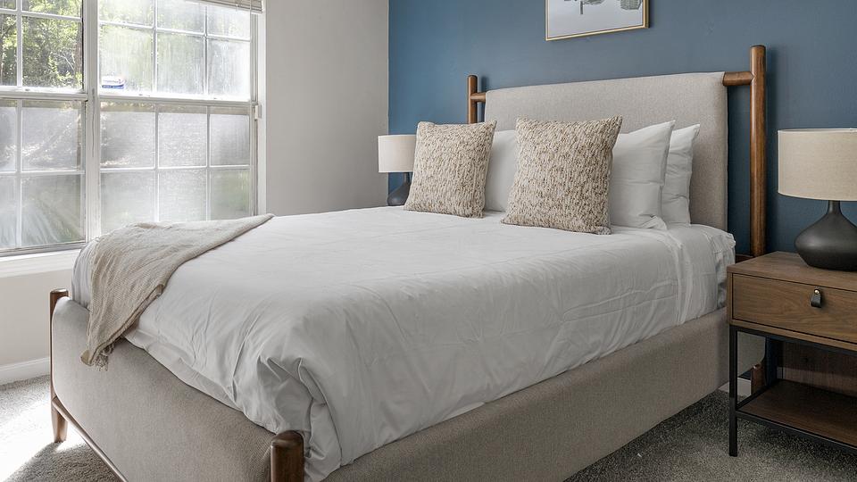 These photos are from another Landing in this building.