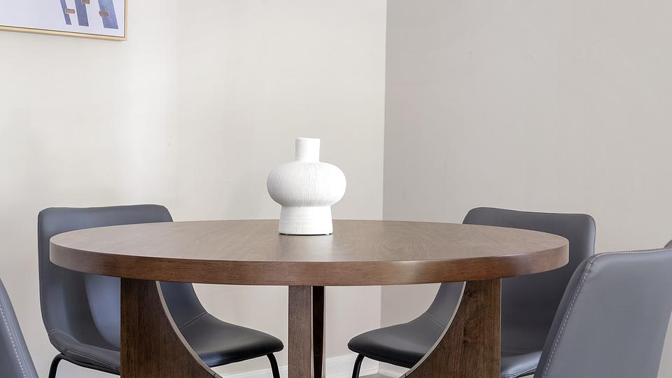 These photos are from another Landing in this building.