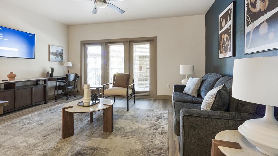 These photos are from another Landing in this building.