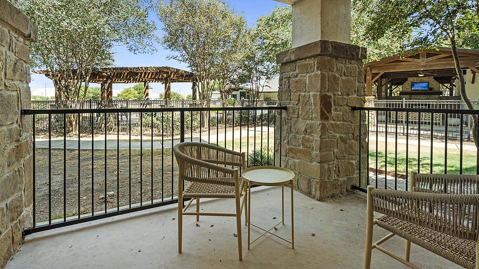 These photos are from another Landing in this building.