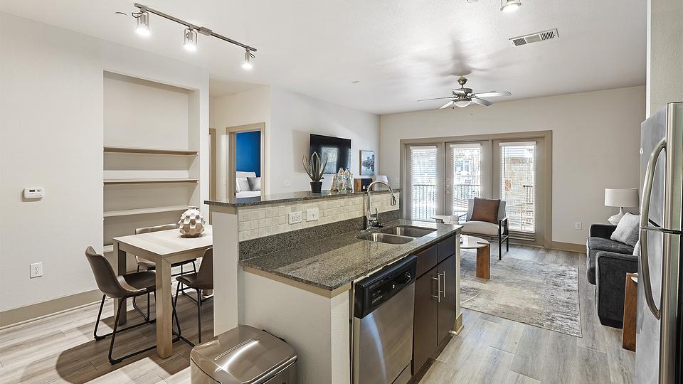 These photos are from another Landing in this building.