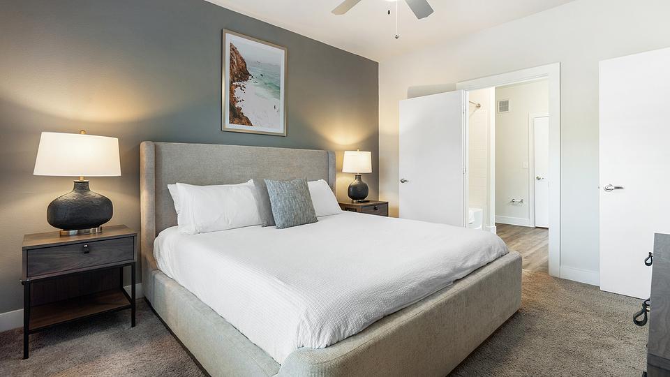 These photos are from another Landing in this building.