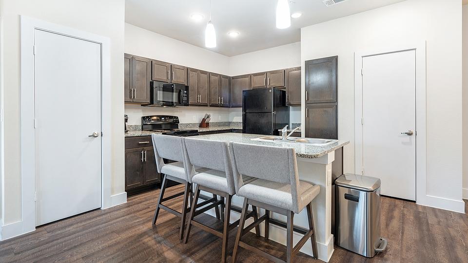 These photos are from another Landing in this building.