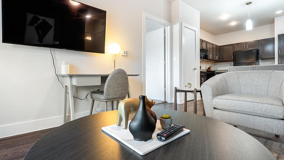 These photos are from another Landing in this building.