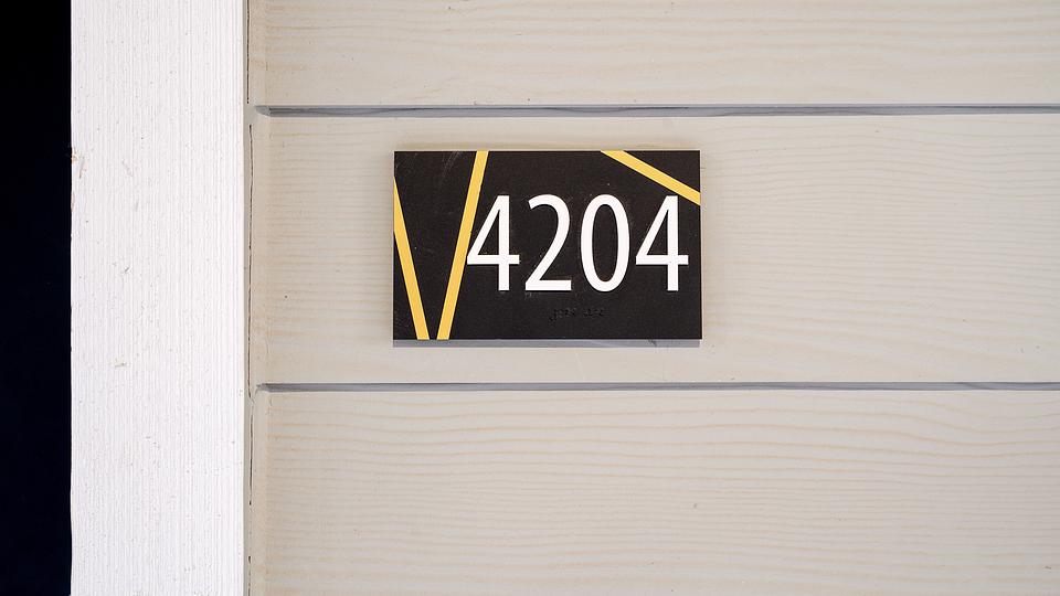 These photos are from another Landing in this building.