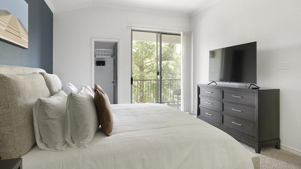 These photos are from another Landing in this building.