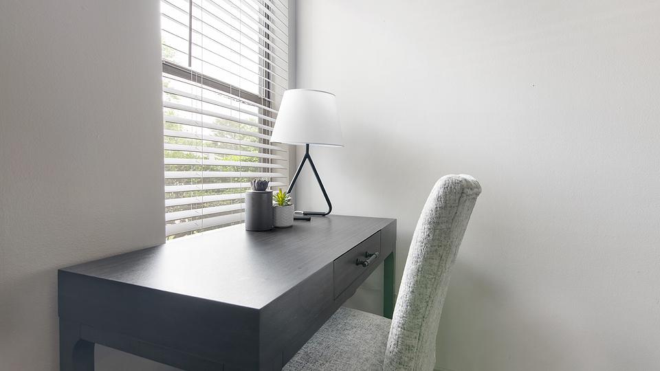 These photos are from another Landing in this building.