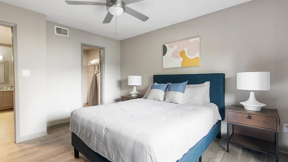 These photos are from another Landing in this building.