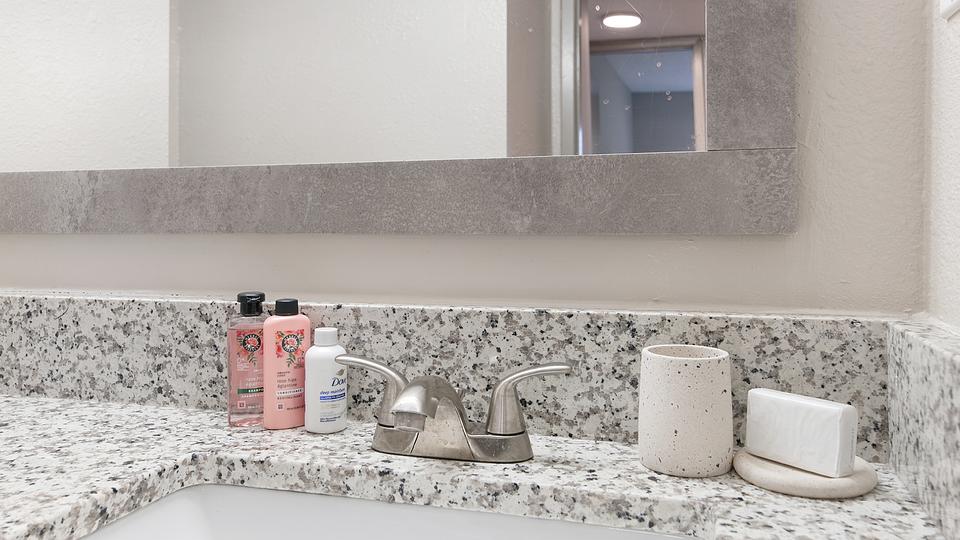 These photos are from another Landing in this building.