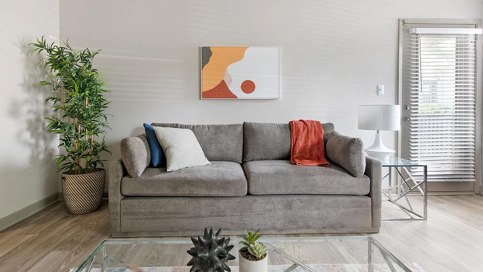 These photos are from another Landing in this building.