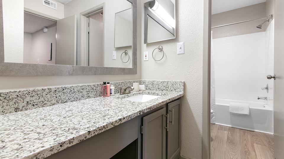 These photos are from another Landing in this building.