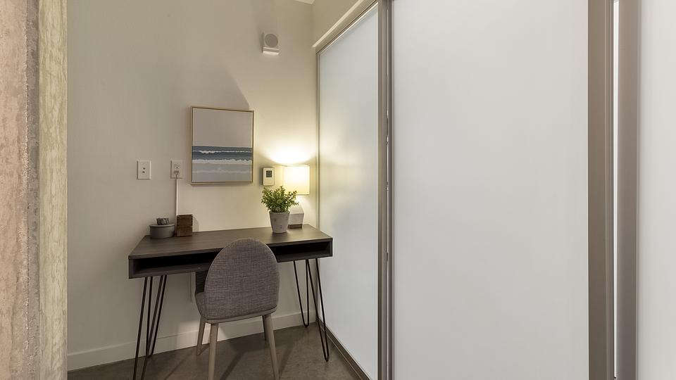 These photos are from another Landing in this building.