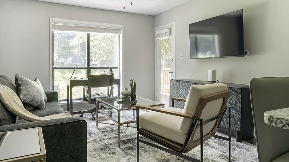 These photos are from another Landing in this building.