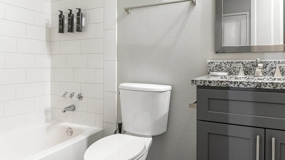 These photos are from another Landing in this building.