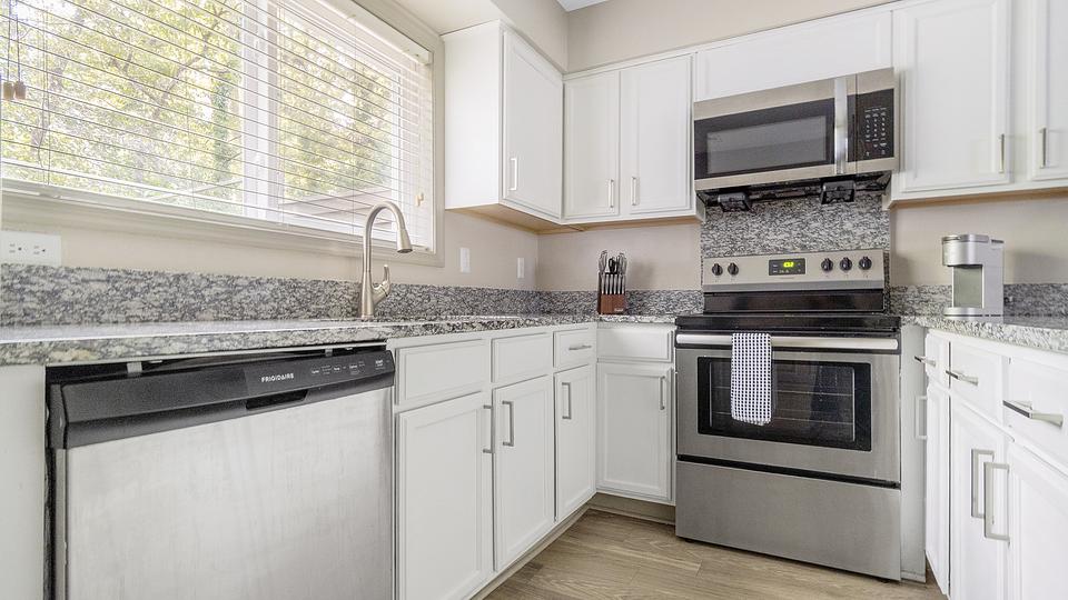 These photos are from another Landing in this building.