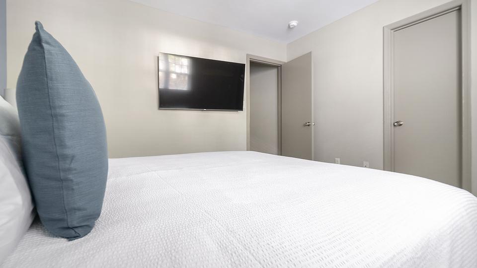 These photos are from another Landing in this building.