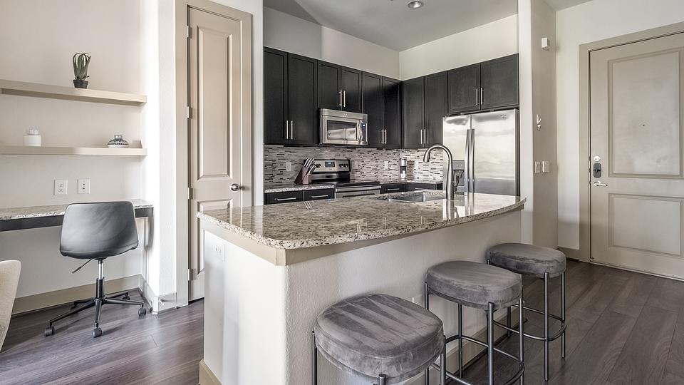 These photos are from another Landing in this building.