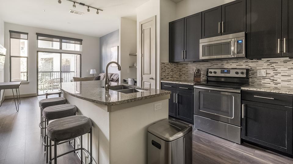 These photos are from another Landing in this building.