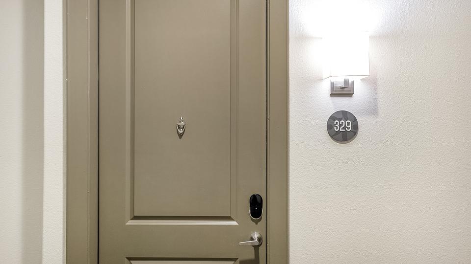 These photos are from another Landing in this building.