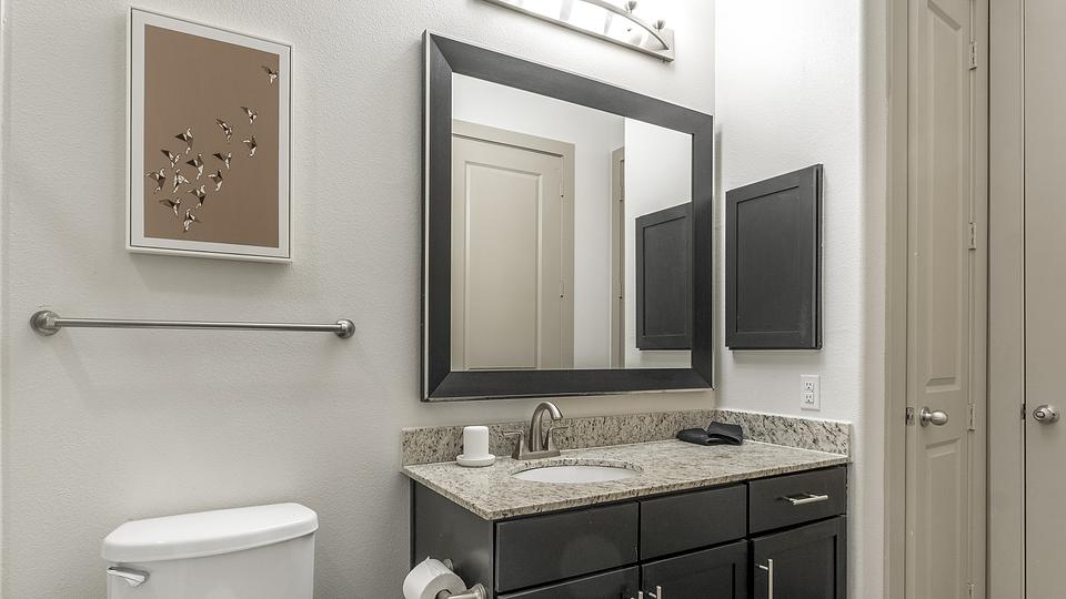 These photos are from another Landing in this building.