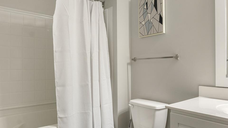 These photos are from another Landing in this building.