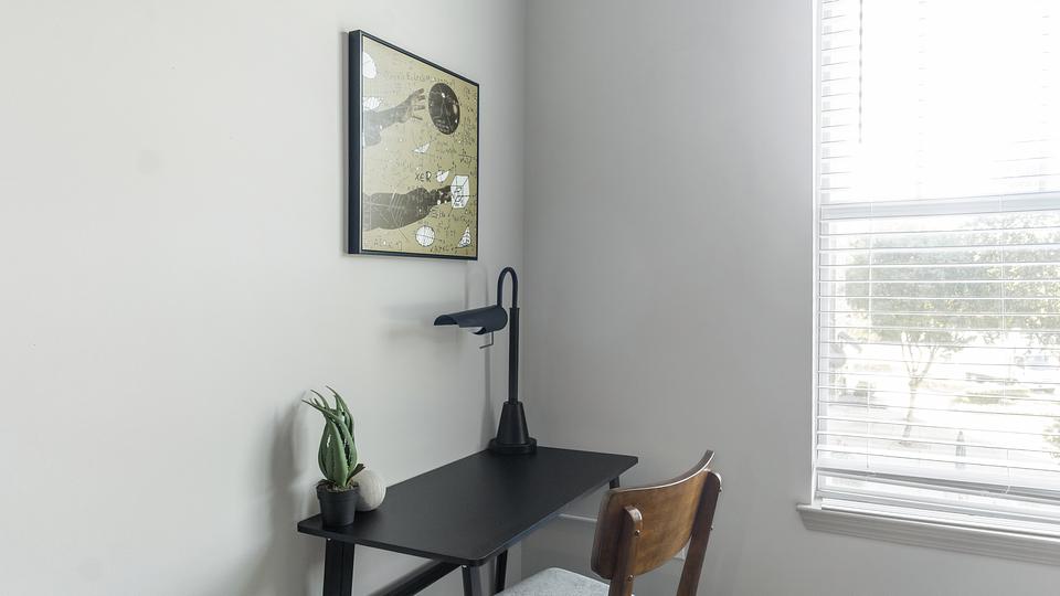 These photos are from another Landing in this building.