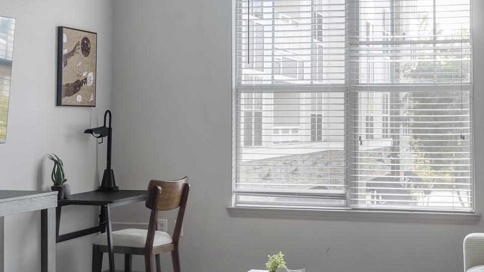 These photos are from another Landing in this building.