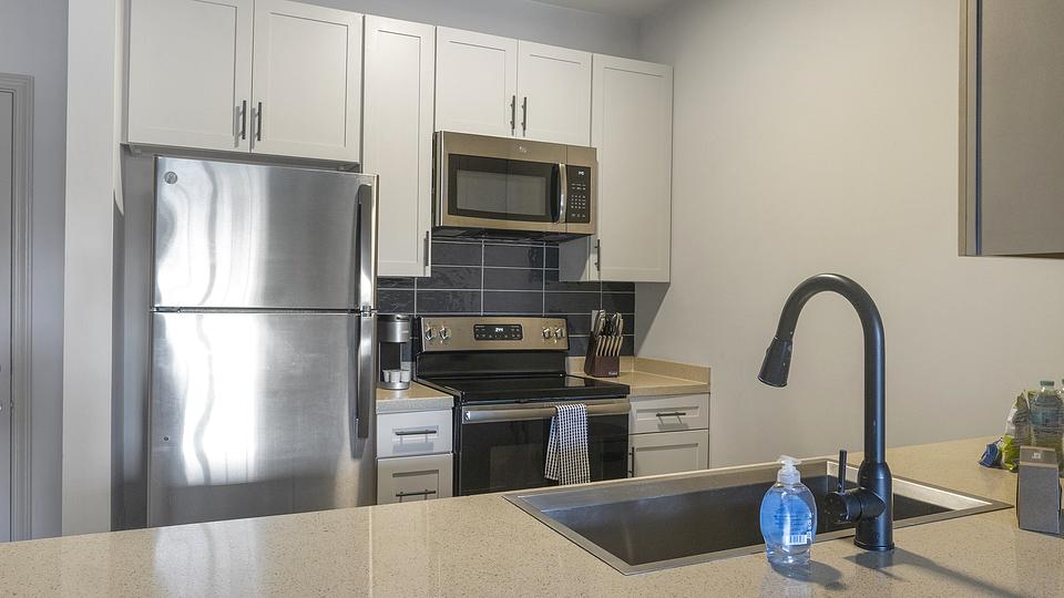 These photos are from another Landing in this building.