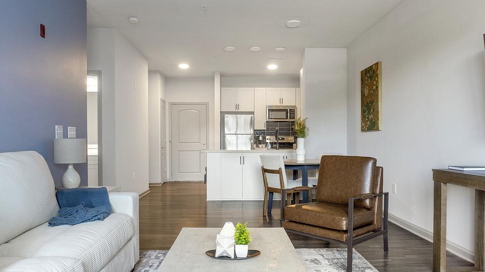 These photos are from another Landing in this building.