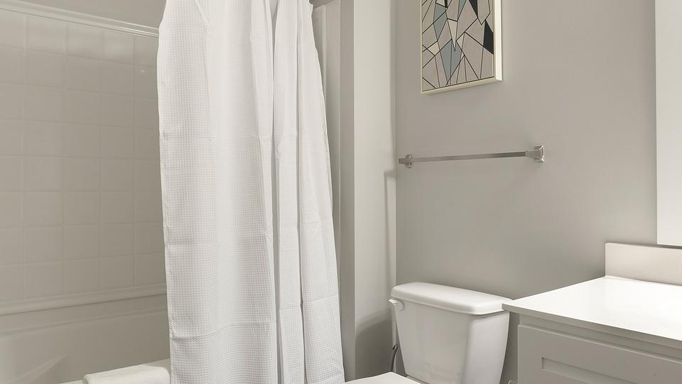 These photos are from another Landing in this building.