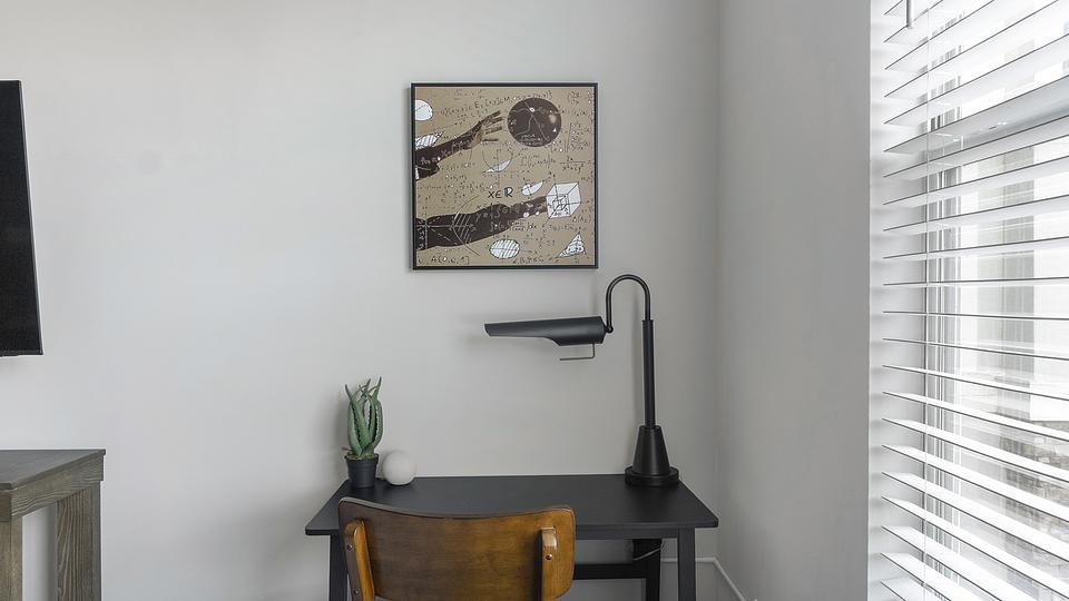 These photos are from another Landing in this building.