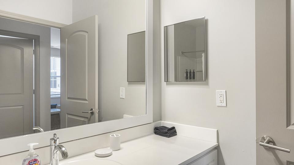 These photos are from another Landing in this building.