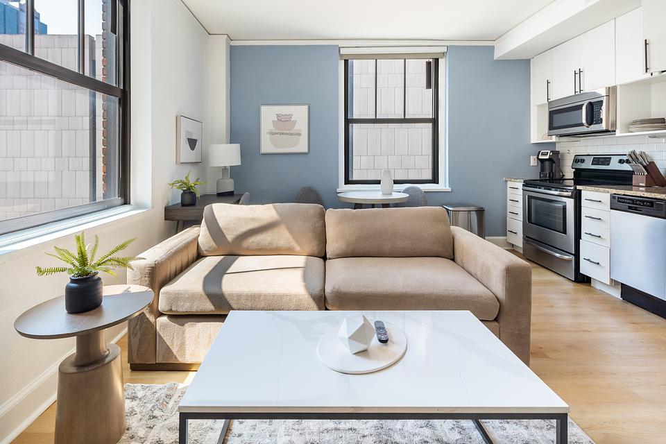 These photos are from another Landing in this building.