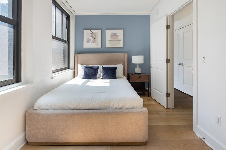 These photos are from another Landing in this building.