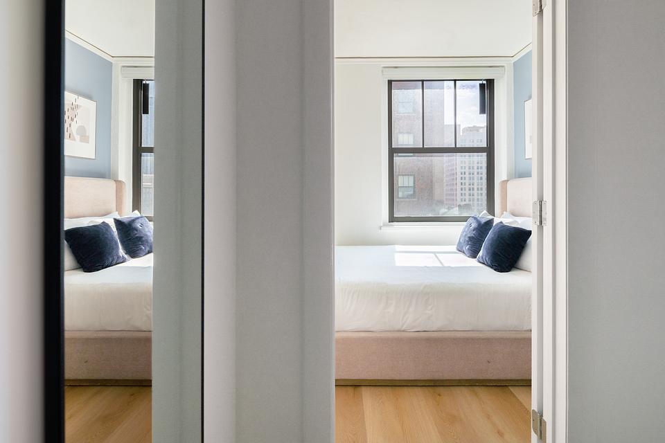 These photos are from another Landing in this building.