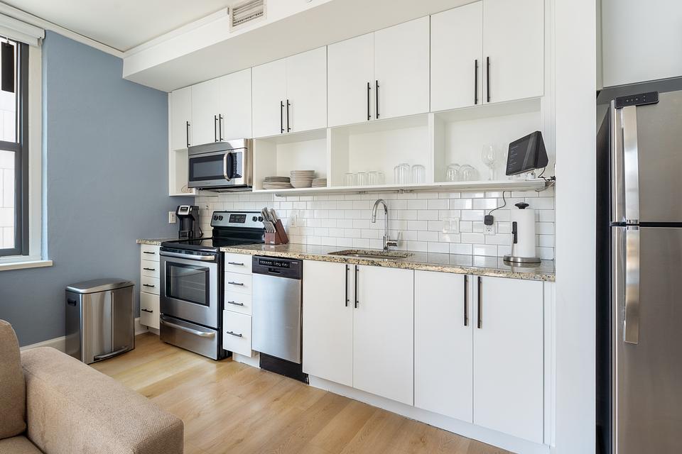 These photos are from another Landing in this building.