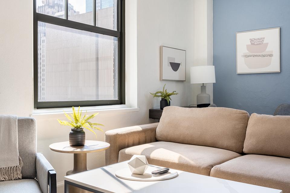 These photos are from another Landing in this building.