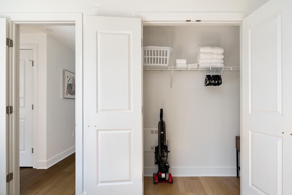 These photos are from another Landing in this building.