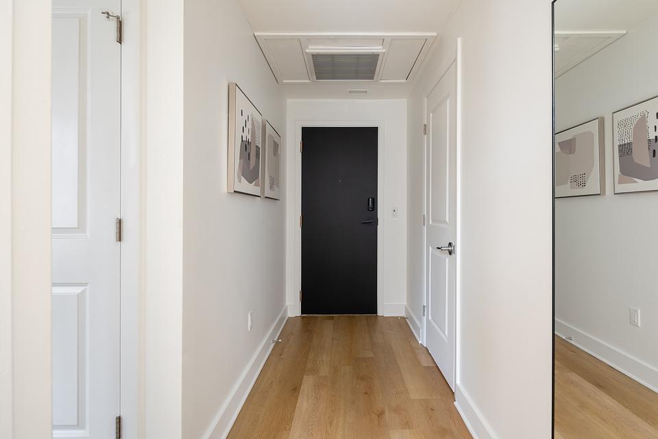 These photos are from another Landing in this building.