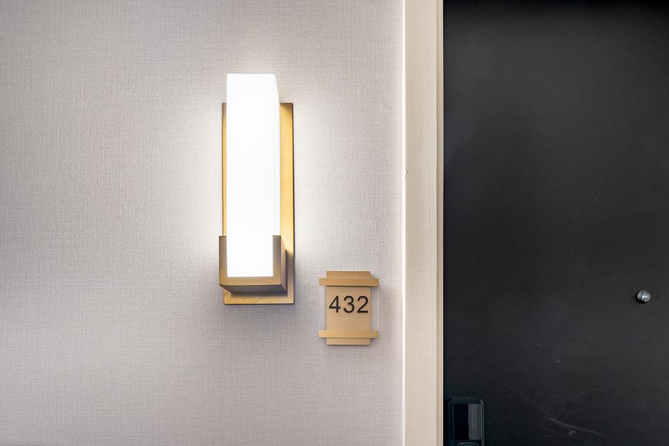 These photos are from another Landing in this building.